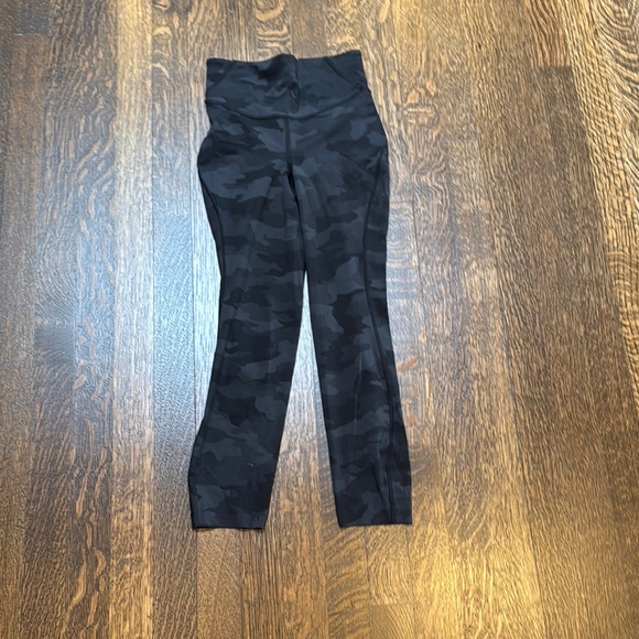 Lululemon Athletica Black Camouflage Capris - Picture 1 of 5